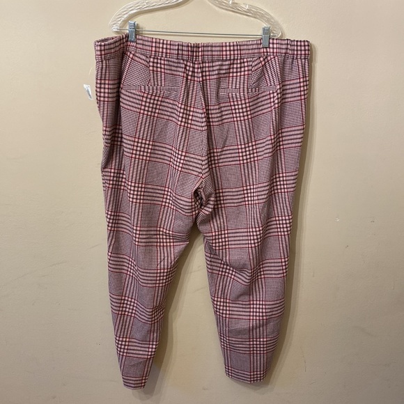 Old Navy Pink Plaid Pants - Picture 5 of 8